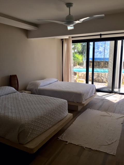 Beach/pool front room